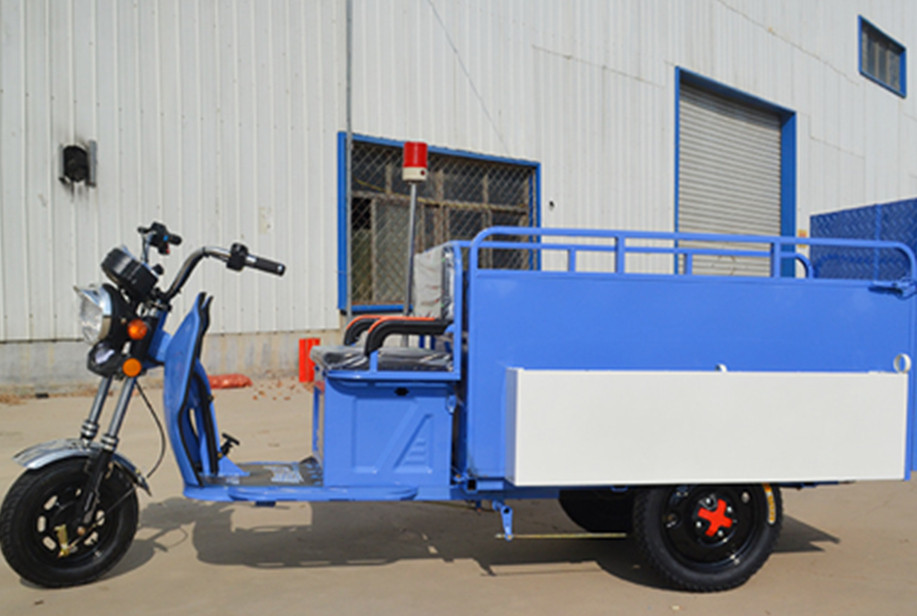 環(huán)衛(wèi)清運車.jpg