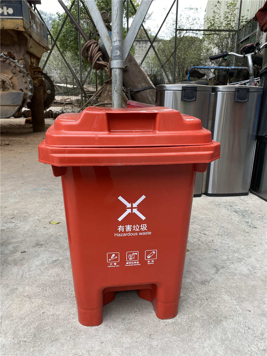 腳踏分類垃圾桶.jpg